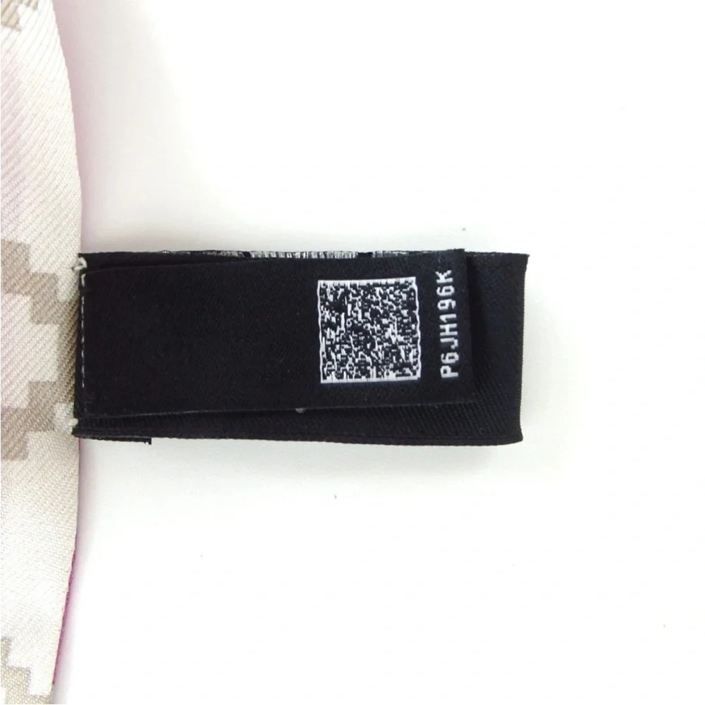 CHANEL Long COCO Mark scarf silk - Picture 6 of 7